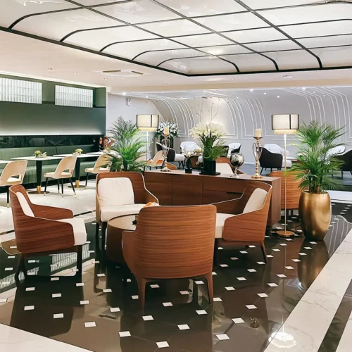 ตกแต่งโชว์รูม Mercedes-Benz วิภาวดี ด้วยต้นไม้ปลอมและดอกไม้ประดิษฐ์ โดย Livingstyle Studio