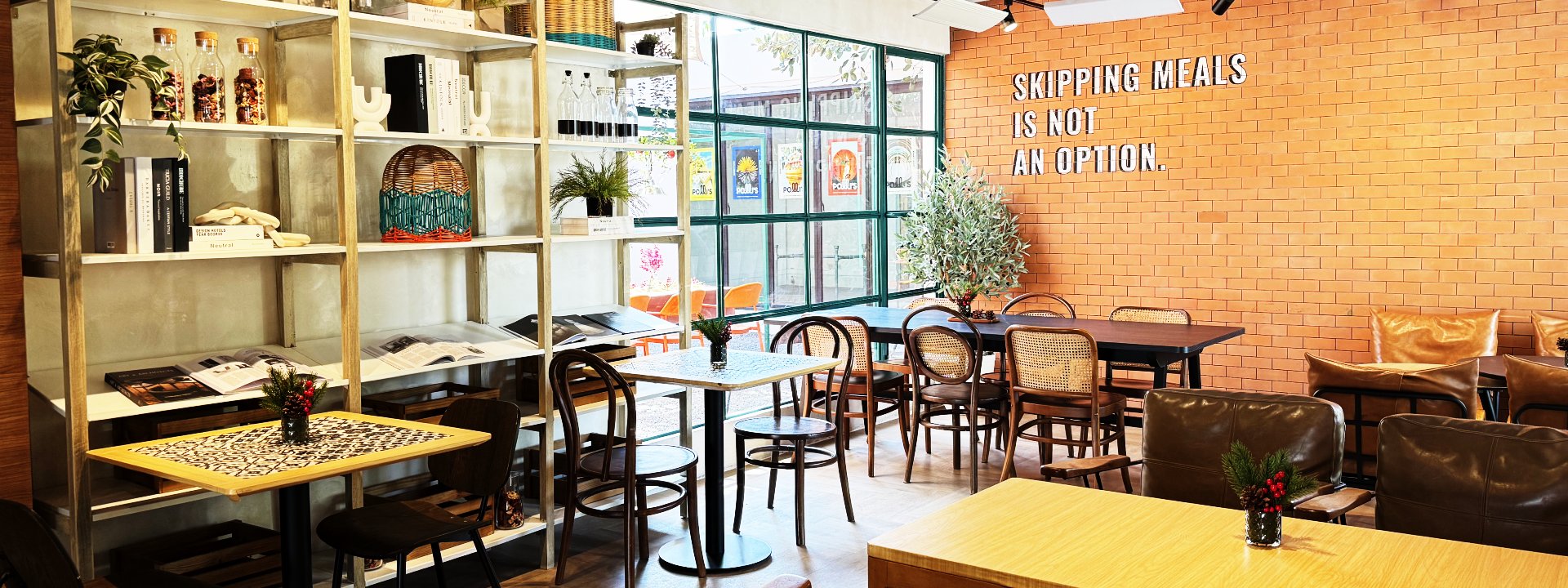 ตกแต่งคาเฟ่ Prove ด้วยดอกไม้และต้นไม้ประดิษฐ์ โดย livingstylestudio
