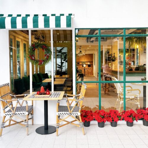 ตกแต่งคาเฟ่ Prove ด้วยดอกไม้และต้นไม้ประดิษฐ์ โดย livingstylestudio